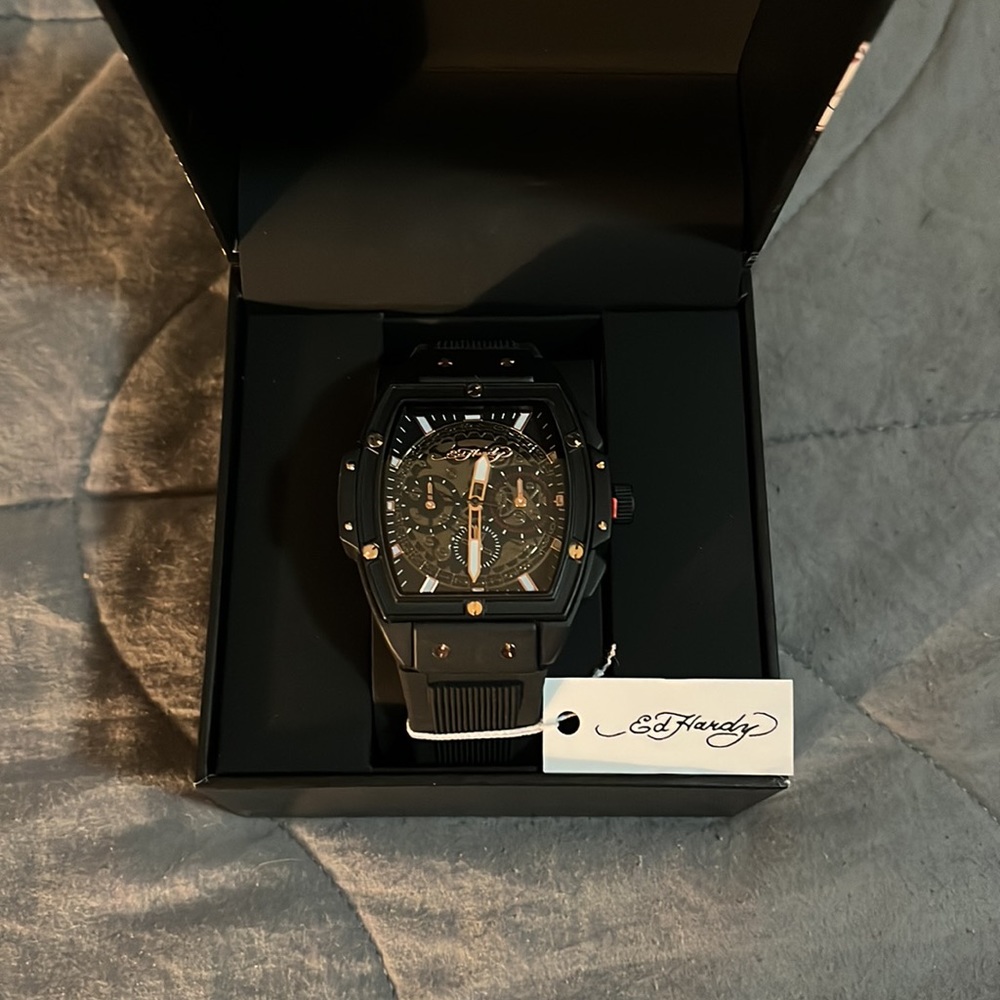Watch - Picture 2 of 2